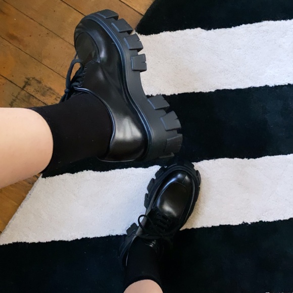 Meet your Posher, Cristina - Picture 2 of 2